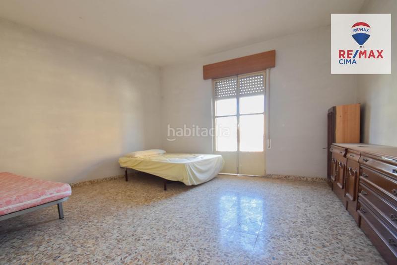 Foto 9c9cb924-ef31-4891-ae7b-cbd7da83dcfe. Chalet en calle lavadero 12 gran casa con terreno en Cúllar Vega