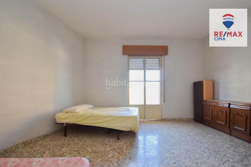 Foto d316e0a8-601c-4ec6-af5a-0fe2ac45ea7a. Chalet en calle lavadero 12 gran casa con terreno en Cúllar Vega