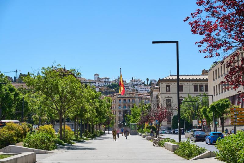 Foto db2bf8ff-f170-411d-bbe4-af3a4db118d2. Piso  de alto standing en avenida constitucion en Granada