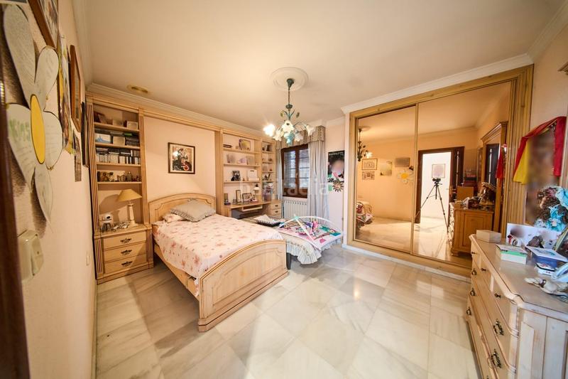Foto 38b793e8-16c7-4dd8-9a0d-96962ed7bca8. Edificio  venta centro en Albolote