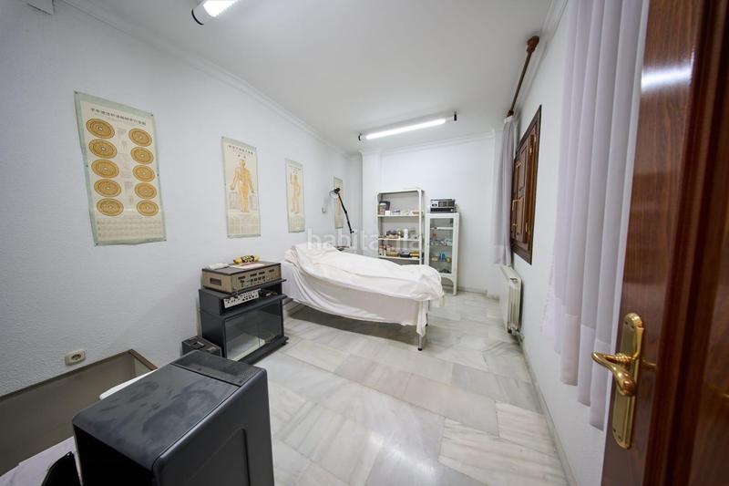 Foto d78ce188-248c-4e7a-826f-1355da2145e8. Edificio  venta centro en Albolote