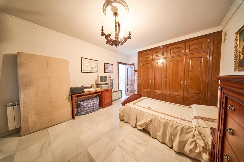 Foto f311eac3-737c-4395-be1f-181cab00e0b3. Edificio  venta centro en Albolote