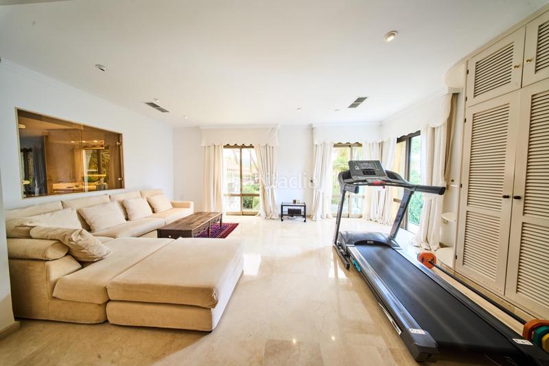 Foto 170425b6-c4dc-486a-bc17-254a2b6f71e5. Xalet amb calefacció aparcament piscina a Los Monteros Marbella