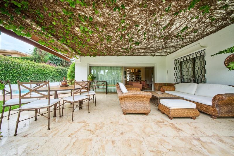 Foto 34d46ace-9c47-486a-83e3-b2639b2881a9. Xalet amb calefacció aparcament piscina a Los Monteros Marbella