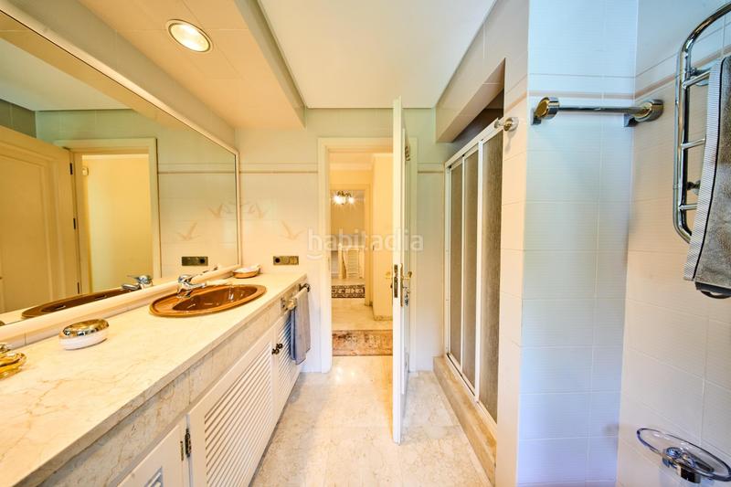 Foto 35f19629-36ea-4e94-b408-6bba3492d2e1. Xalet amb calefacció aparcament piscina a Los Monteros Marbella