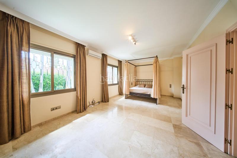 Foto a9f2c1e7-fd0a-4762-97f0-d038574cd04d. Xalet amb calefacció aparcament piscina a Los Monteros Marbella