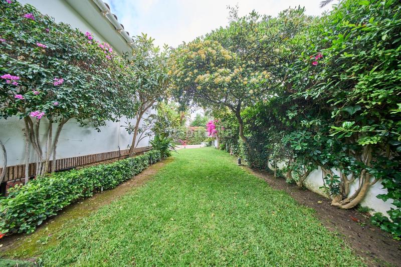 Foto cb354928-50be-454f-aa14-b08d7af3c467. Xalet amb calefacció aparcament piscina a Los Monteros Marbella