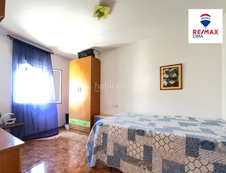 Foto 17b6171b-b1b7-479f-81b5-30f74d11d6a1. Casa adossada amb aparcament a Zújar