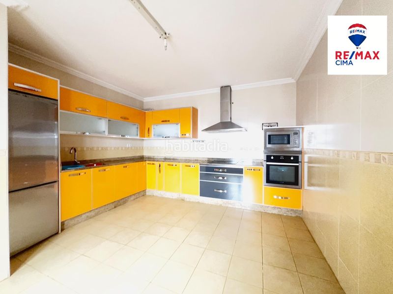 Foto 271029fb-0f88-48c7-9ec3-b20b2968334a. Casa adossada amb aparcament a Zújar