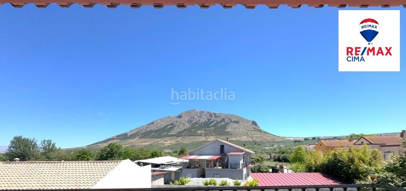 Foto 97e42a43-9fe9-48b9-a541-f9306984d27b. Casa adossada amb aparcament a Zújar