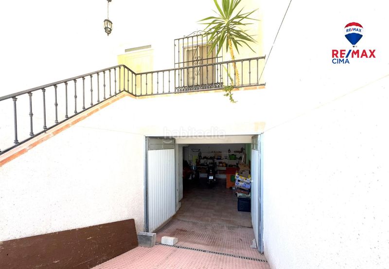 Foto abdc1a2c-725b-457e-acb1-88edabde4dc5. Casa adossada amb aparcament a Zújar