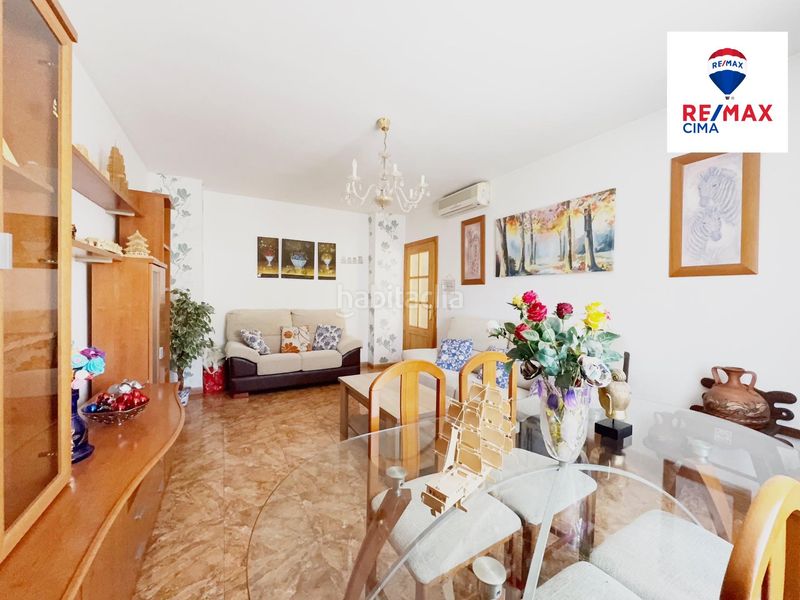 Foto de19b032-eda1-4f90-a1c2-ce0abe92c6ac. Casa adossada amb aparcament a Zújar