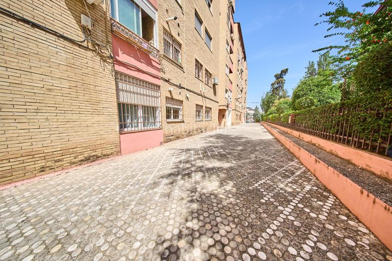 Foto c50f4533-b149-49b3-94e5-65d40ff83d5f. Piso en pianista pepita bustamant 10 fantástico piso reformado junto a bola de oro!! en Granada