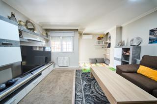 Etagenwohnung in Pianista pepita bustamant 10. Fantástico piso reformado junto a bola de oro!!