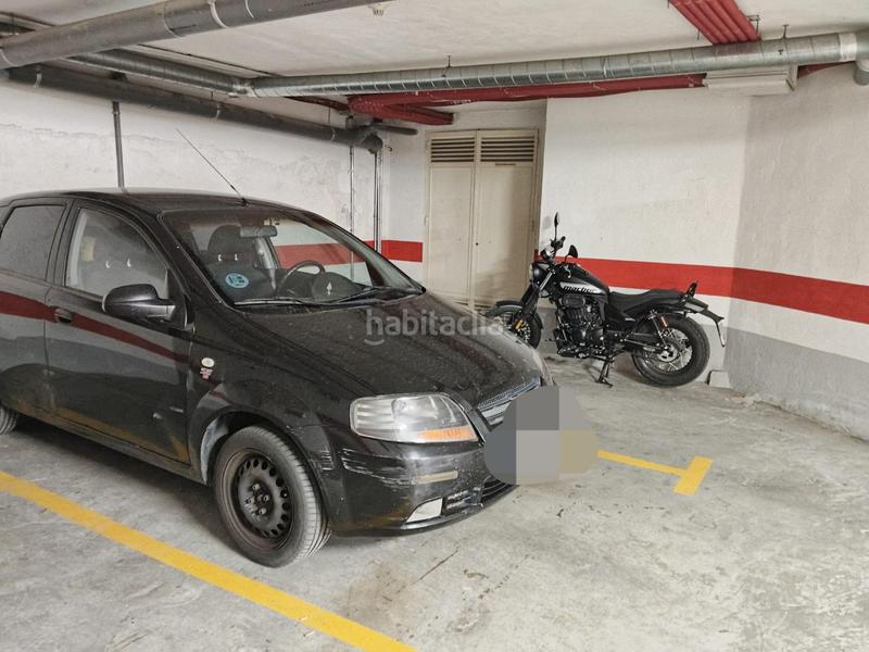 Foto bc3980d3-e97f-4a86-be1b-16e12a9a2321. Autoparkplatz in San Matías - Realejo Granada