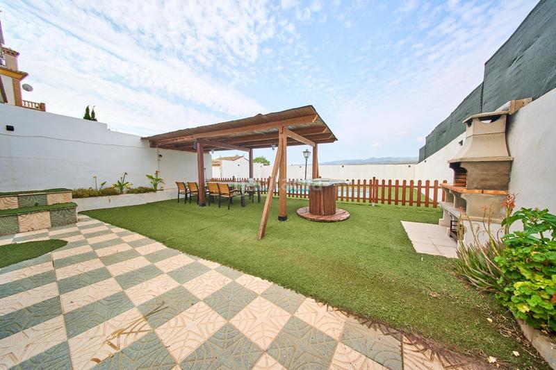 Foto 77c5b7dd-78fd-4ed2-8780-fe55f4825d75. Xalet a ur el puntal - c-2 109 a Padul