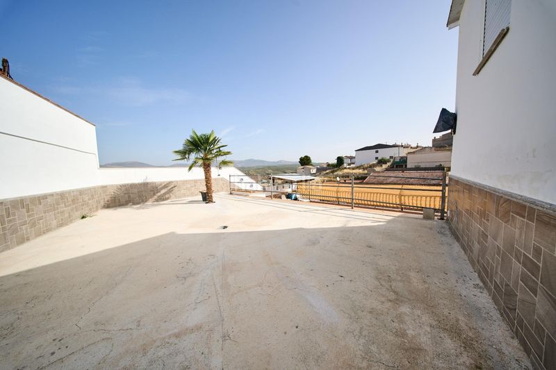 Foto 5f3e9de1-8675-4c4a-ba05-f0abc6fae881. Xalet amb calefacció aparcament piscina a Deifontes