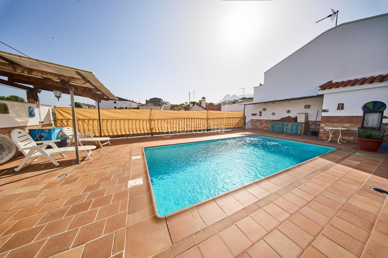 Foto ee55b0b4-7c85-47c1-802d-45155e988044. Xalet amb calefacció aparcament piscina a Deifontes
