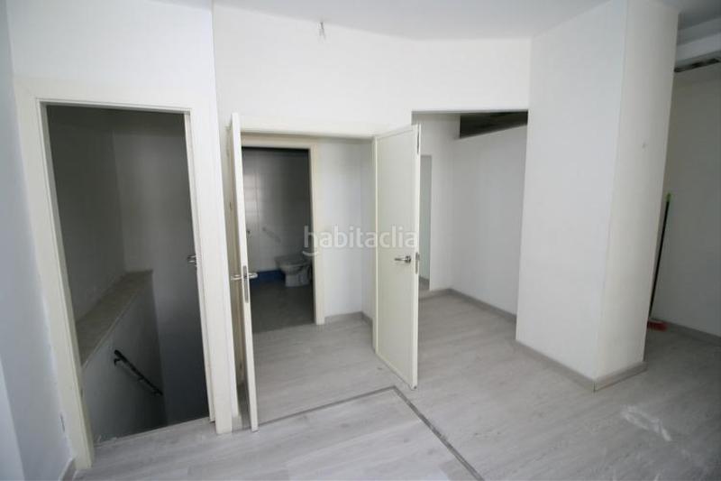 Foto 30160ef0-097c-4f8d-91a8-626d80ea00f0. Lloguer local comercial a calle calle recogidas 41 a Granada