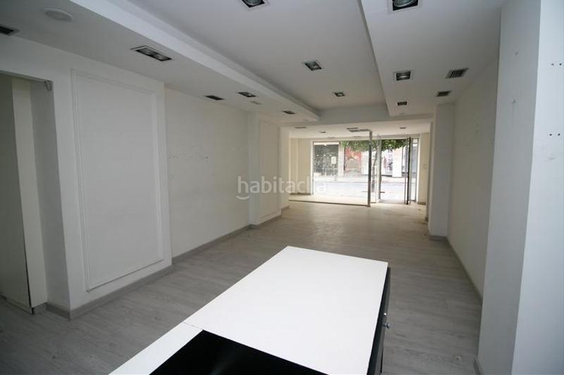 Foto b0e2c999-5eb1-4928-8271-57e68d6eb028. Lloguer local comercial a calle calle recogidas 41 a Granada