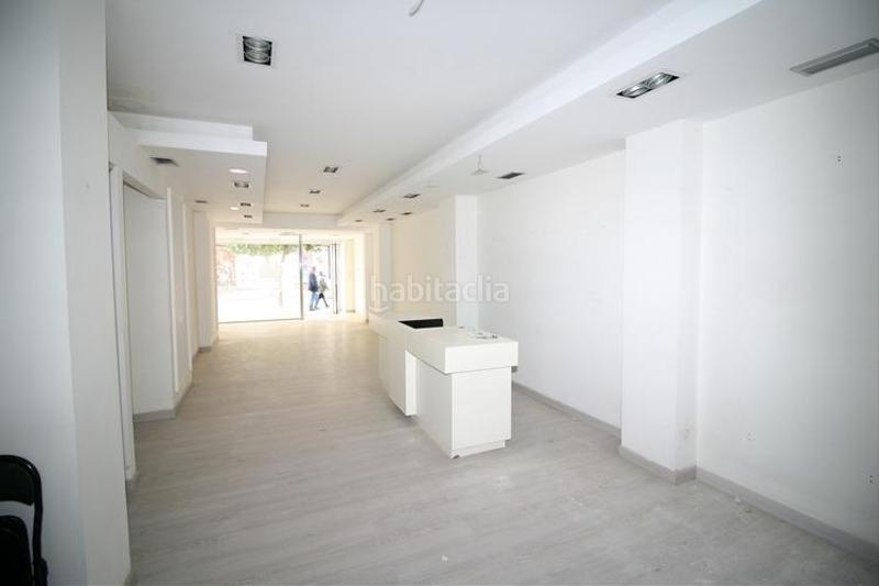 Foto c66196b2-1633-4221-9d9f-792a0cc123fc. Lloguer local comercial a calle calle recogidas 41 a Granada