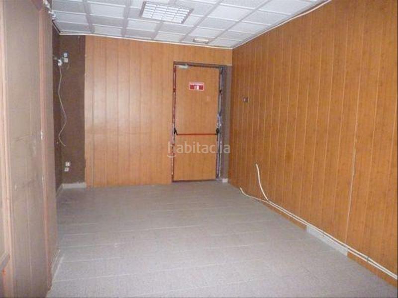 Foto 4cb11bf3-5097-4605-8124-351e58a5a81f. Lloguer local comercial a calle calle sol 21 a Camino de Ronda Granada