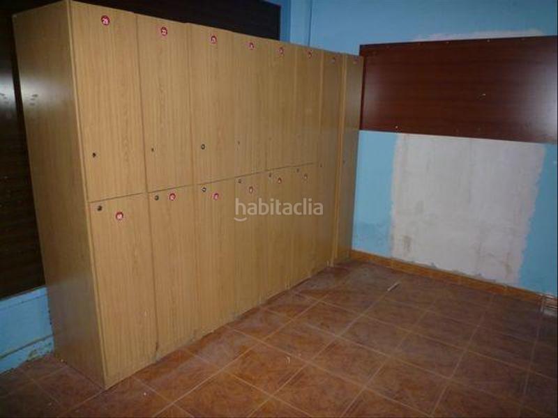Foto ea2cfa7f-d9a8-4080-bef2-1d9f75dfc546. Lloguer local comercial a calle calle sol 21 a Camino de Ronda Granada