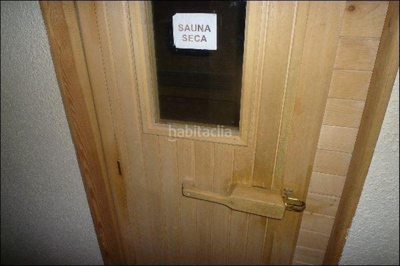 Foto a7d4655b-05f5-4ec6-8d32-354f31f71afa. Location local commercial dans calle calle sol 21 dans Granada