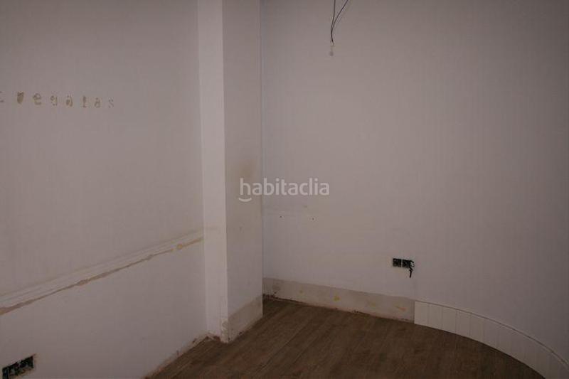 Foto 74ee8daf-3492-4dea-9cd5-804ba6c78104. Rent business premise in camino camino de ronda 40 in Granada