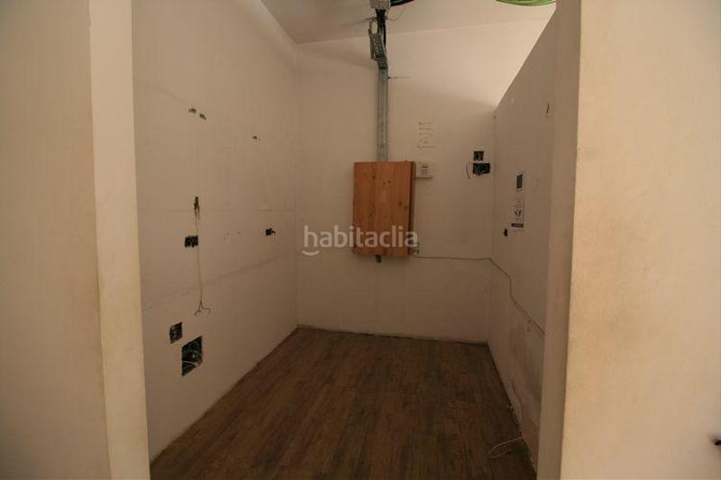 Foto eedc81b5-ade4-408a-9ec4-9b02aa7bb342. Rent business premise in camino camino de ronda 40 in Granada