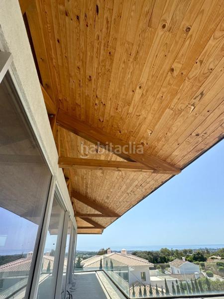 Foto 3711f48f-7f69-45e9-9c4e-bb8bc211bce4. Chalet con riscaldamento parcheggio piscina in Sotogrande alto Sotogrande