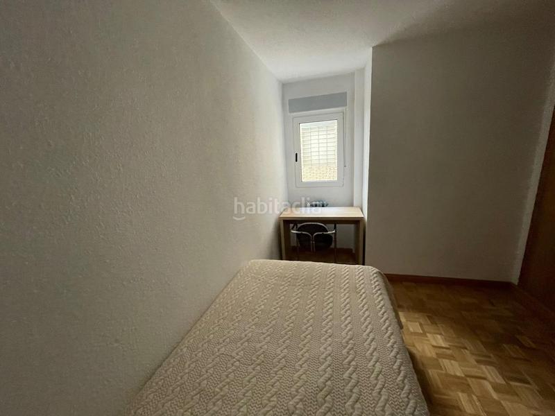 Foto 115daa55-c155-4ed3-8b3b-12ff45498f95. Alquiler piso  para estudiantes amueblado en la zona de alhamar, genil,camino de ronda, barrio figares en Granada