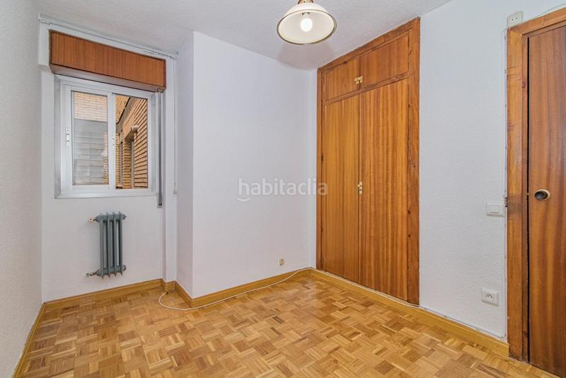 Foto 7a5ba4e8-8d2f-4456-9a9b-68ba8a452490. Alquiler piso  para estudiantes amueblado en la zona de alhamar, genil,camino de ronda, barrio figares en Granada