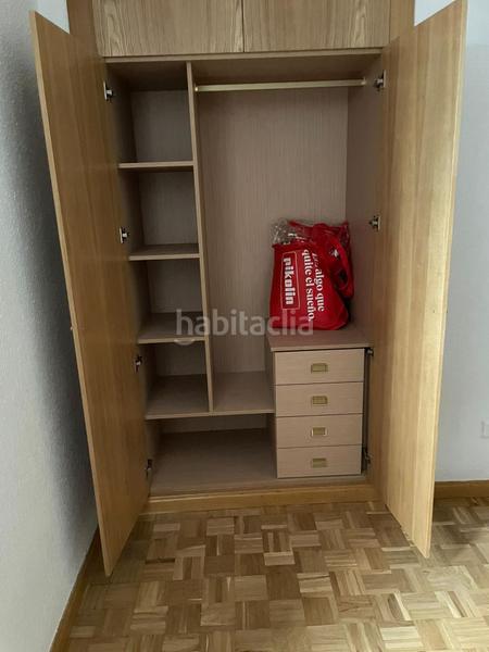 Foto 8d63344e-d8b3-4069-b7a6-2bcdd8c9b57e. Alquiler piso  para estudiantes amueblado en la zona de alhamar, genil,camino de ronda, barrio figares en Granada
