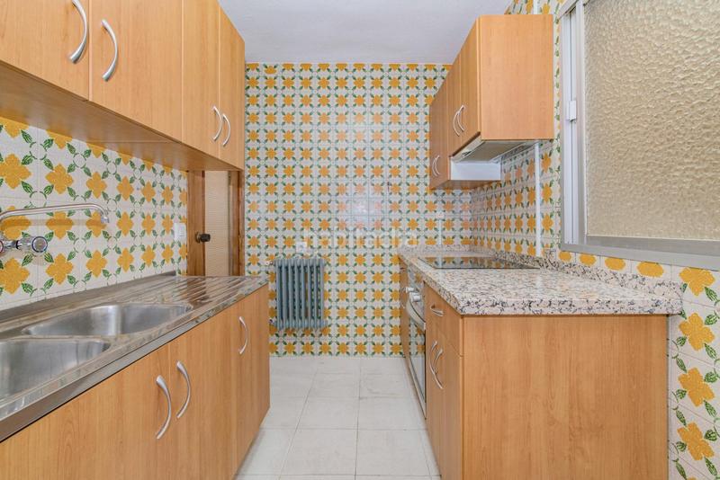 Foto b1da0ca8-6d75-4a57-b5a8-da91d5646f40. Alquiler piso  para estudiantes amueblado en la zona de alhamar, genil,camino de ronda, barrio figares en Granada