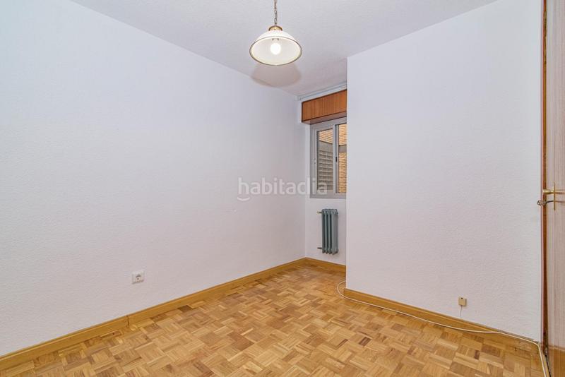 Foto b633697d-a480-4b26-be76-c96777b59e58. Alquiler piso  para estudiantes amueblado en la zona de alhamar, genil,camino de ronda, barrio figares en Granada