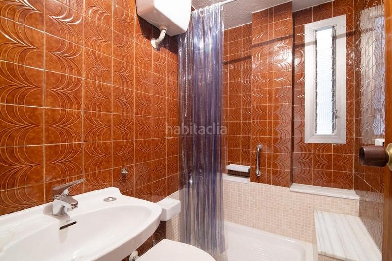 Foto bcd8ef10-34d6-46e8-8419-802e18ec27c5. Alquiler piso  para estudiantes amueblado en la zona de alhamar, genil,camino de ronda, barrio figares en Granada