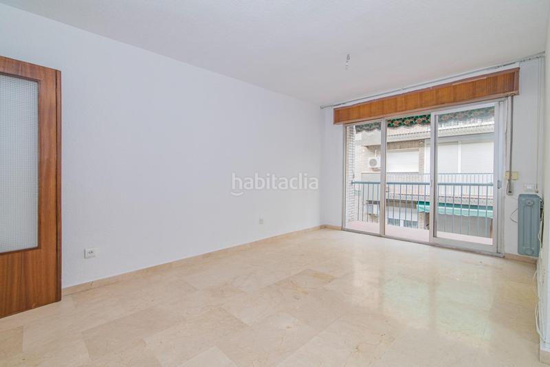 Foto d74fa774-bd46-47d1-bd12-9715886f4939. Alquiler piso  para estudiantes amueblado en la zona de alhamar, genil,camino de ronda, barrio figares en Granada