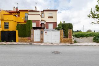 Casa a Pulianas. Unifamiliar en venta en pulianillas  espacio, confort y calidad