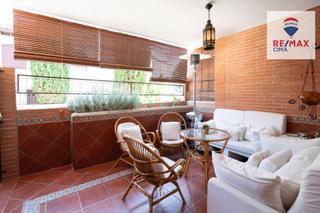 Casa adossada  Joaquin turina. Casa en zona céntrica y tranquila de baza