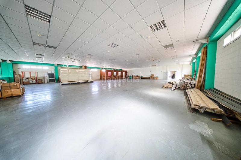 Foto 2d33770b-56ea-4617-82e4-4d5c9ebeec50. Nau industrial a carretera de motril 48 a Polideportivo Alhendín