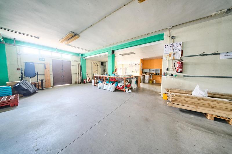 Foto 804db9dd-e19b-4ba8-aa7a-b0c8e8fad004. Nau industrial a carretera de motril 48 a Polideportivo Alhendín