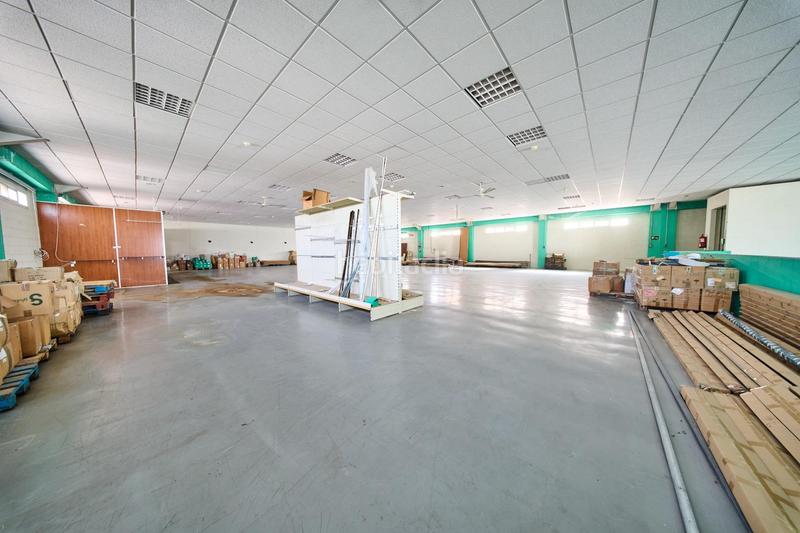 Foto b667293b-283f-44c7-8542-c99c418e0ae8. Nau industrial a carretera de motril 48 a Polideportivo Alhendín