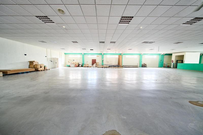 Foto e9772ef5-6249-47c4-8361-fe6bc5b35f04. Nau industrial a carretera de motril 48 a Polideportivo Alhendín