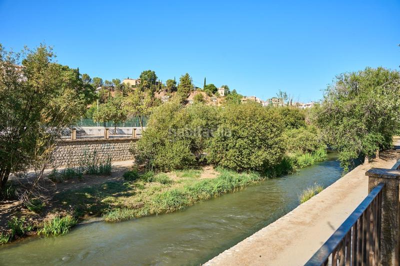 Foto 2781b71e-8374-4b6e-a1db-7bcfc9571593. Casa bifamiliare con parcheggio piscina in Crta. De la Sierra Granada