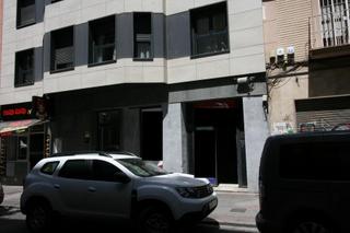 Location Local commercial à Calle calle de pedro antonio de alarcón 80. Local con salida de humos en pedro antonio