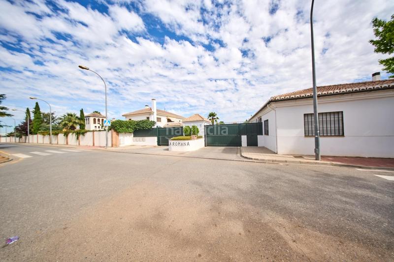 Foto 26486cfb-ad9d-42ae-8a45-dbd74029de06. Terreno residencial en urbanizacion de la romana 5 última parcela en la romana Ambroz 1.000 m en Vegas del Genil