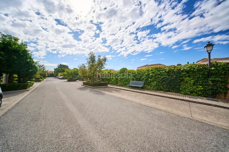 Foto 436c7040-8a4a-49ca-8aee-887a3b5749ba. Terreno residencial en urbanizacion de la romana 5 última parcela en la romana Ambroz 1.000 m en Vegas del Genil
