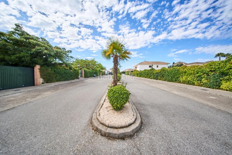 Foto a3aa4006-a474-4bbe-b5bd-fd9ff35d2a36. Terreno residencial en urbanizacion de la romana 5 última parcela en la romana Ambroz 1.000 m en Vegas del Genil