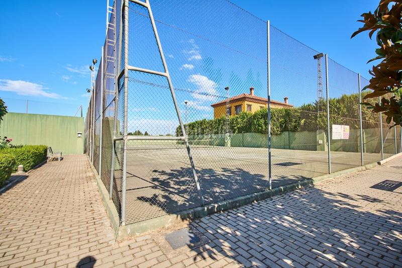 Foto b73cf0f8-5a2b-409e-8dc6-6bced9afcc90. Terreno residencial en urbanizacion de la romana 5 última parcela en la romana Ambroz 1.000 m en Vegas del Genil